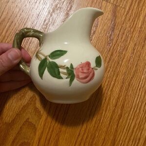 𝅺franciscan Desert Rose Creamer